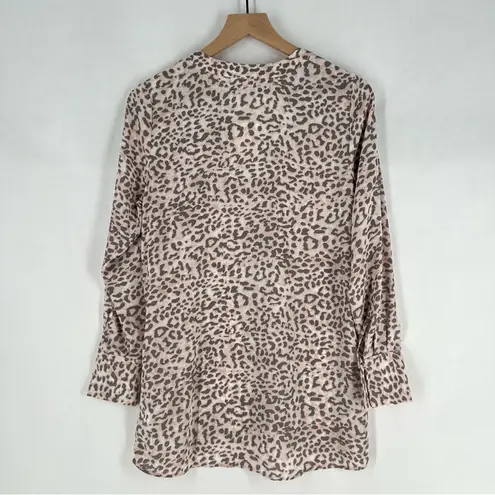 DR2 Soft Pink Gray Leopard Print Chiffon V