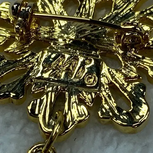 White Glitter Snowflake Winter Wonder Dangle Christmas Holiday Pin Brooch AAI