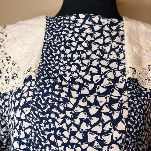 VTG 80s Lace Bow Tie Graphic Pattern Belted Dress SZ M Mad Men Doiley Unique Blue Size M