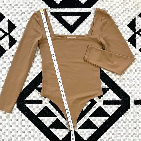 Babaton x Aritzia Contour Squareneck Long Sleeve Bodysuit Constant Camel Medium