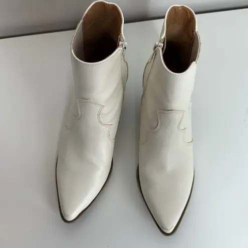 Indigo rd. Alydia Contrasting Stitch Western Boots ivory 7.5