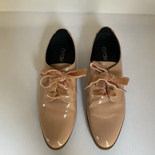 Abound Oxford Shoes Patent Leather Nude Velvet Laces Size 9.5 Women’s