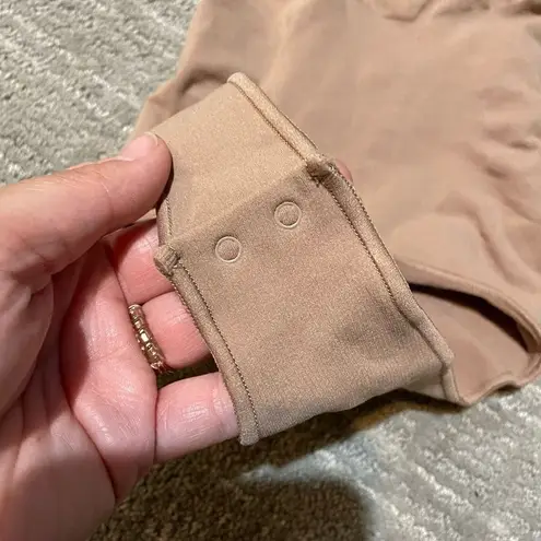 SKIMS Seamless Sculpt Thong Bodysuit, Tan Ochre, S/M NWOT