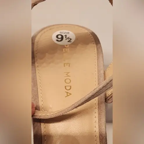 Pelle Moda Karen Tan (Mushroom) Heeled Sandal Size 9.5