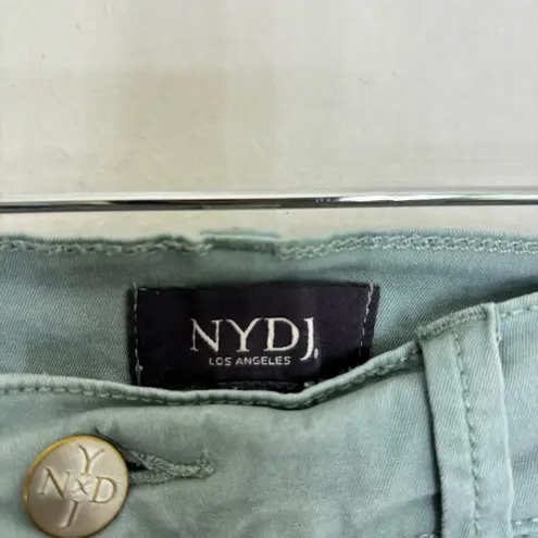 NYDJ  Christy Bermuda short size 4