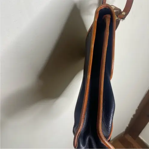 Faigen Australia Vintage 90s Leather Crossbody Bag All Seasons Satchel Two Tone