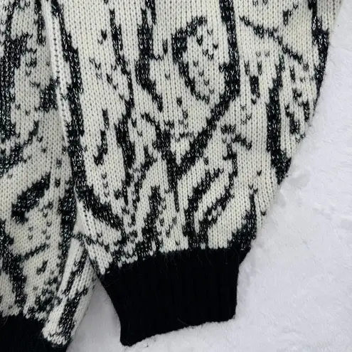 Vintage 80s Tiger Sweater Novelty Big Cats Black Cream Mobwife Made in the USA Size L