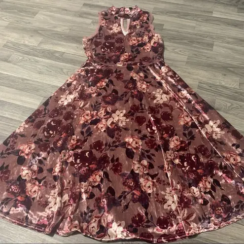 Coco + Jaimeson Pink Velvet Floral High Neck Midi Dress; Medium Women’s
