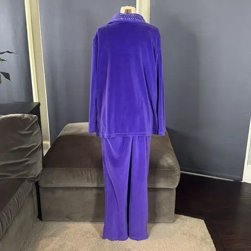 Alfred Dunner Women's Purple 2 Piece
Velour Loungewear Set Size 16W