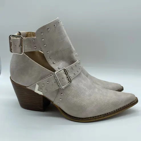 Arider Girl Cream Stud Buckle Crocodile Pointed Toe Block Heels Women's size 8.5