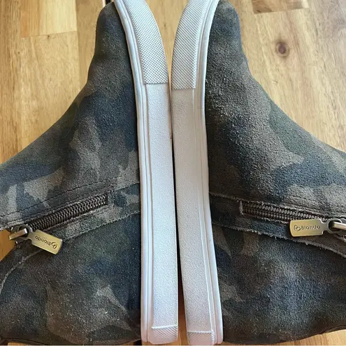 Blondo Camo Waterproof Suede Slip-On Sneakers Ankle Booties size 7