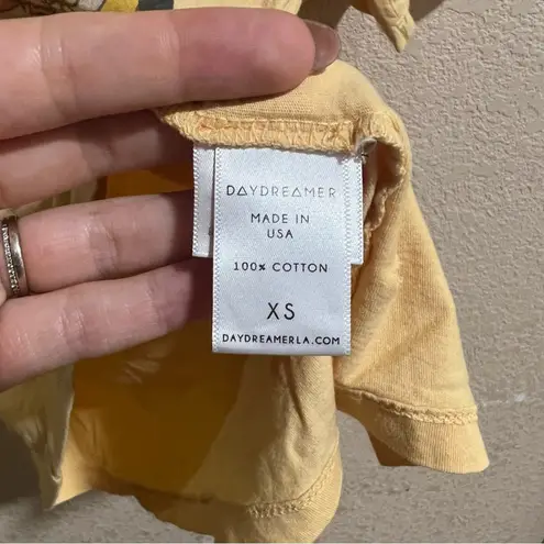 Daydreamer Rolling Stones yellow floral tongue lips short sleeve tee shirt XS