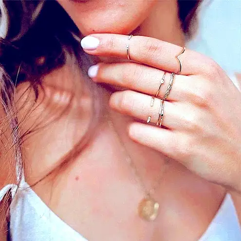 Boutique NEW 14k Gold Plated Sterling Silver V Shape Chevron Band Ring, Size 7