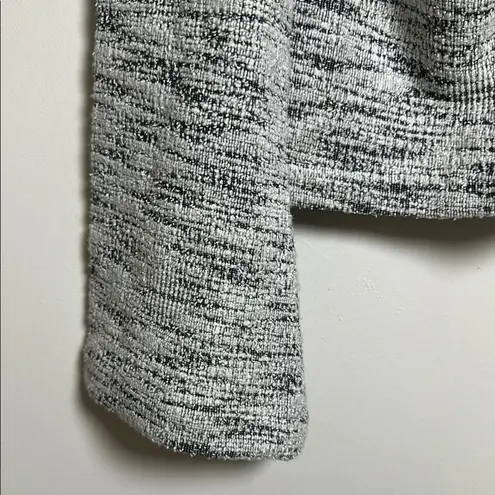 Cupcakes & Cashmere Daisy Bell Sleeve Cardigan/Jacket New With Tags Size Small Gray Size M