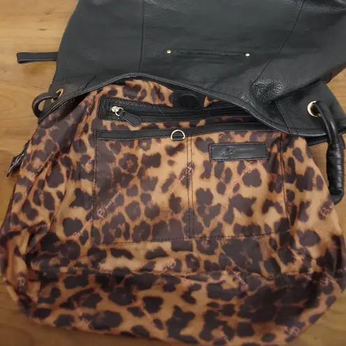 B Makowsky Black Leather Tote Style Shoulder Purse