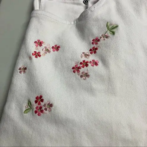 The Quacker Factory Women’s Capri White Floral Jeans Size 8 Inseam 21”