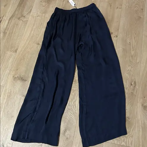 Velvet by Graham & Spencer Velvet Livi satin wide