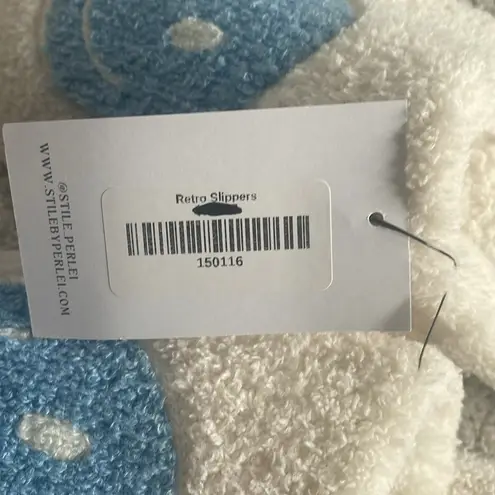 NWT Smiley Face Slippers White with Blue M/L (7.5