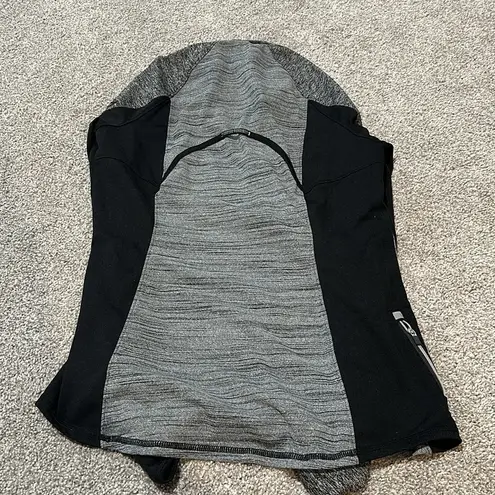 Athleta  Running Wild Half Zip Pull Over Black and Gray Reflective Long Sleeve