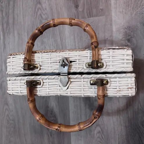 Magid Handmade in Japan Needlepoint Cat Kitten Bow Wicker Bag Purse Unique