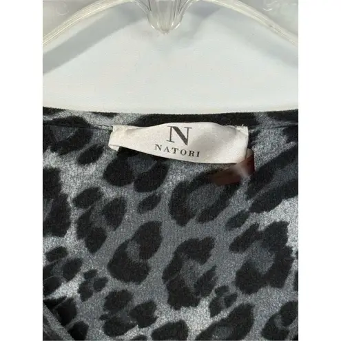 Natori Women’s 2 piece pant pajama set leopard size medium