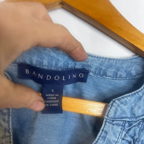 Bandolino Denim Vneck Cotton Blend Beaded Textured Shoulder Size Small Chambray