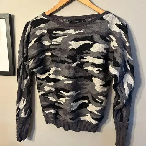 New York & Company Camouflage Crewneck Sweater Gray and Black Size XS