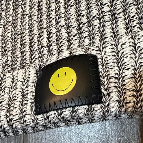 Love Your Melon  Black and Gray heathered smiley Beanie with removable Pom