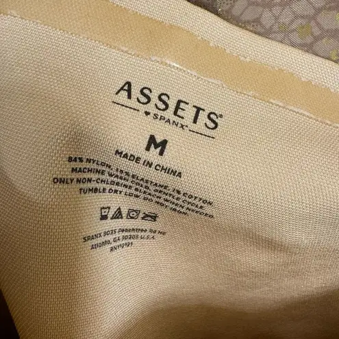 Spanx Assets Shaping Shorts Size Medium Light Beige Hi Waisted Compression Tan