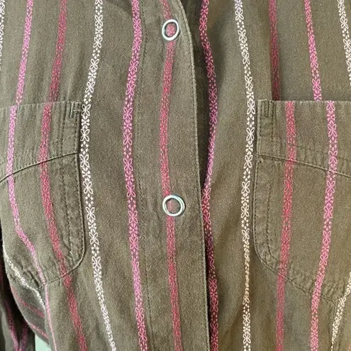 The North Face  women’s snap‎ front shirt