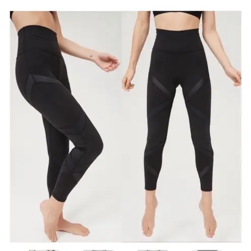 Aerie Offline by  Black The Hugger High Rise Strap Leggings Size Medium