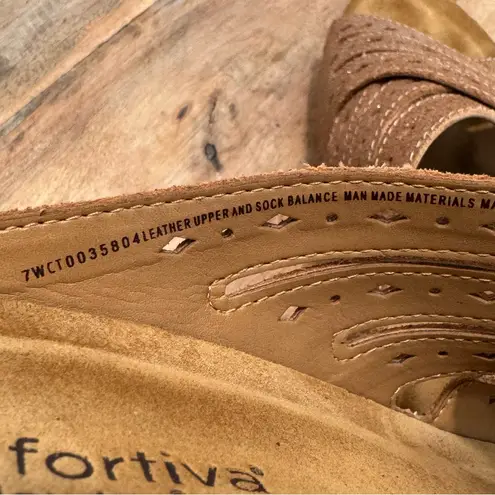 Comofortiva Gala Crisscross Slides Metallic Suede Leather Memory Foam Size 7W Tan