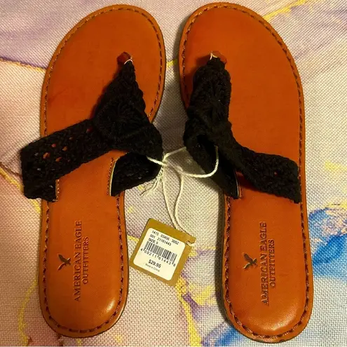 American Eagle NWT! SIZE 9  OUTFITTERS Black Flip Flops