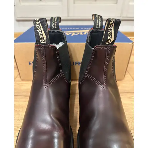 Blundstone 2412 Elastic Sided Boot Bordeaux Brush Leather 9 NIB Womens Originals
