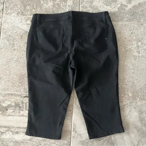 D. Jeans New York Black Capris Shorts in Black, Size 16 New w/o Tag