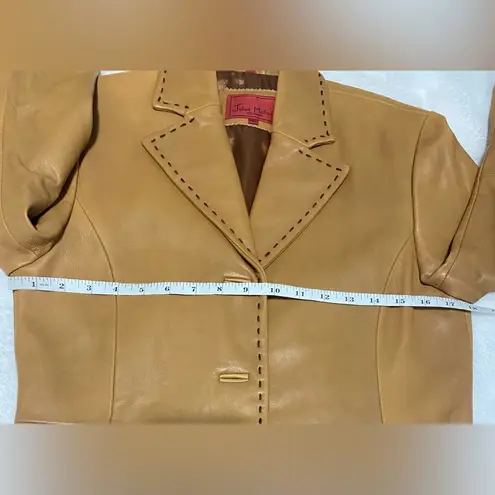 Juliet Michelle Tan Leather Jacket with Notched Lapels and Tailored Silhouette