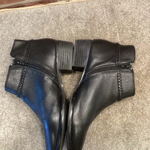 Gianni Bini  Rorrie Womens black leather ankle boots booties size 10