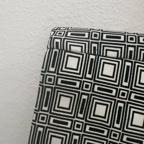 Amanda & Chelsea Vintage Stretch Pencil midi Skirt Size 4 black white Square