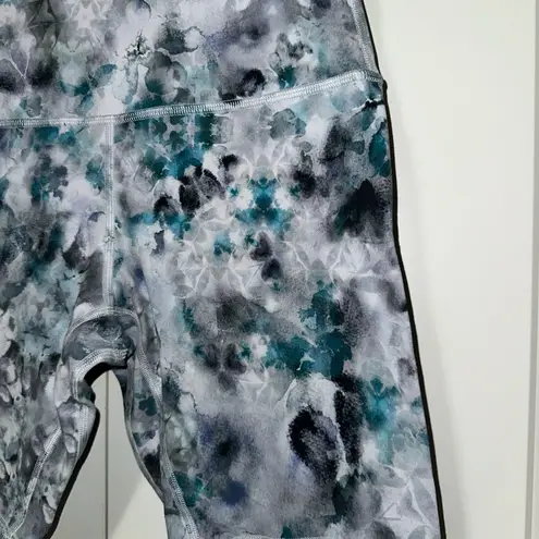 Lululemon  Women's Align HR 8” Kaleidofloral Biker Shorts Size 6