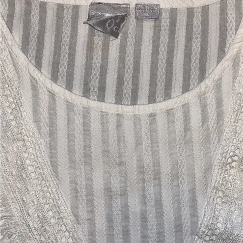 0° Celsius white shirt. NWOT. Beautiful, classy and comfortable. Size M Size M
