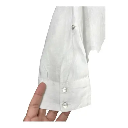 S. Oliver
Linen 3/4 length sleeve blouse with a notch neckline. Size 42 US XL White