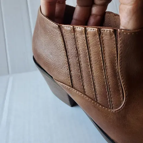 Roebuck & Co. Women 𝅺Freida bootie ankle high brown boots Size 9.5