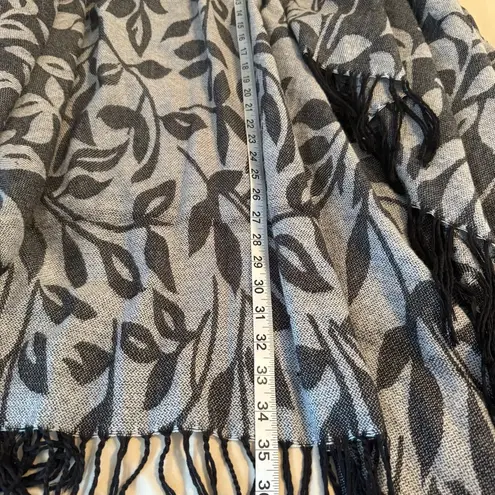 Noelle Shawl Wrap Poncho Black Gray Leaf Design Fringe Hem One Size Fits Most