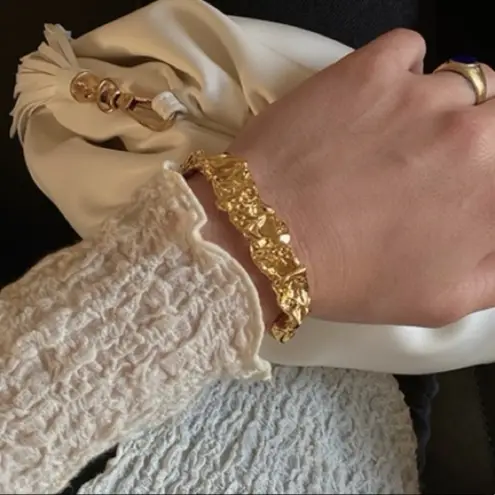 Amber Sceats NWT Emery 24k Plated Cuff Bracelet