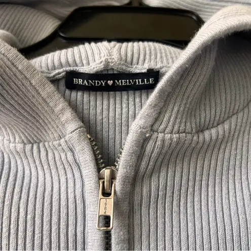 Brandy Melville  ARDEN CROP HOODIE