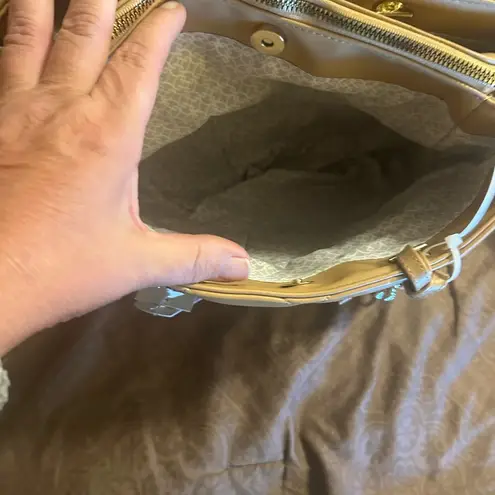 Daisy Fuentes satchel bag