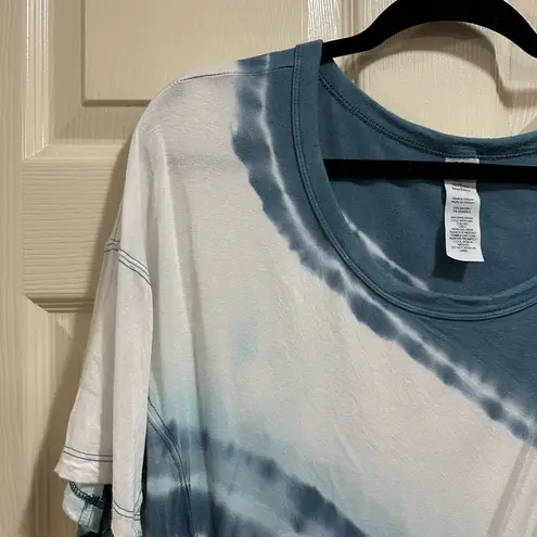 JoyLab oversize short sleeve shirt green and white tie dye size medium