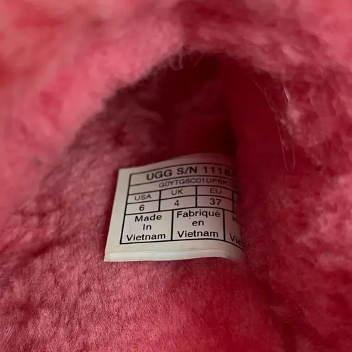 UGG  Fluff Yeah Poppy Slide Slippers Strawberry Sorbet