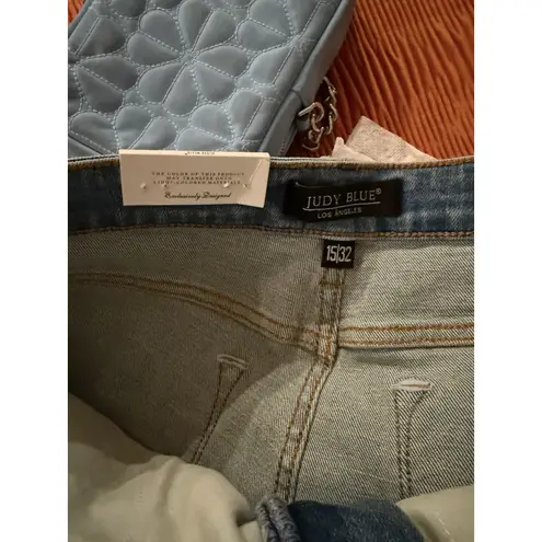 Judy Blue Women's Mid Rise Tummy Control Destroy Skinny Jeans 15/32