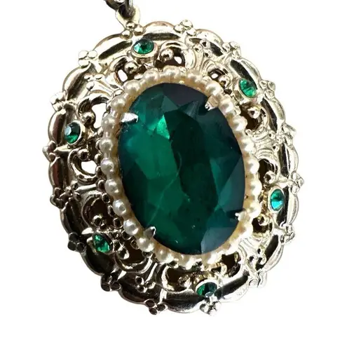 Vintage Coro Emerald faux pearl Green Pendant Necklace Gold